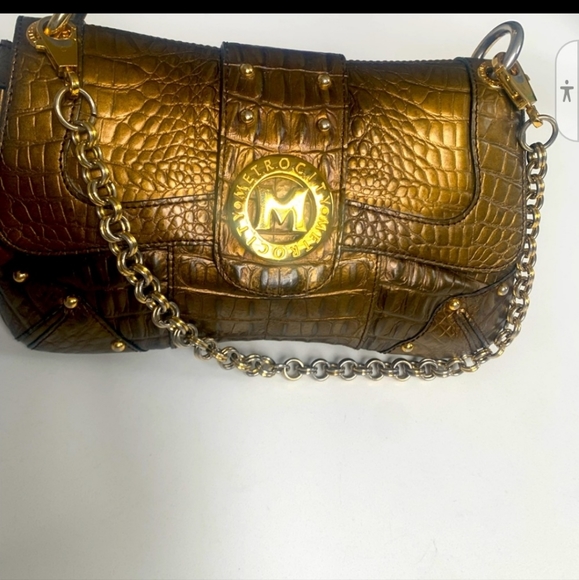 Designer METRO CITY Golden Handbag - Picture 4 of 6